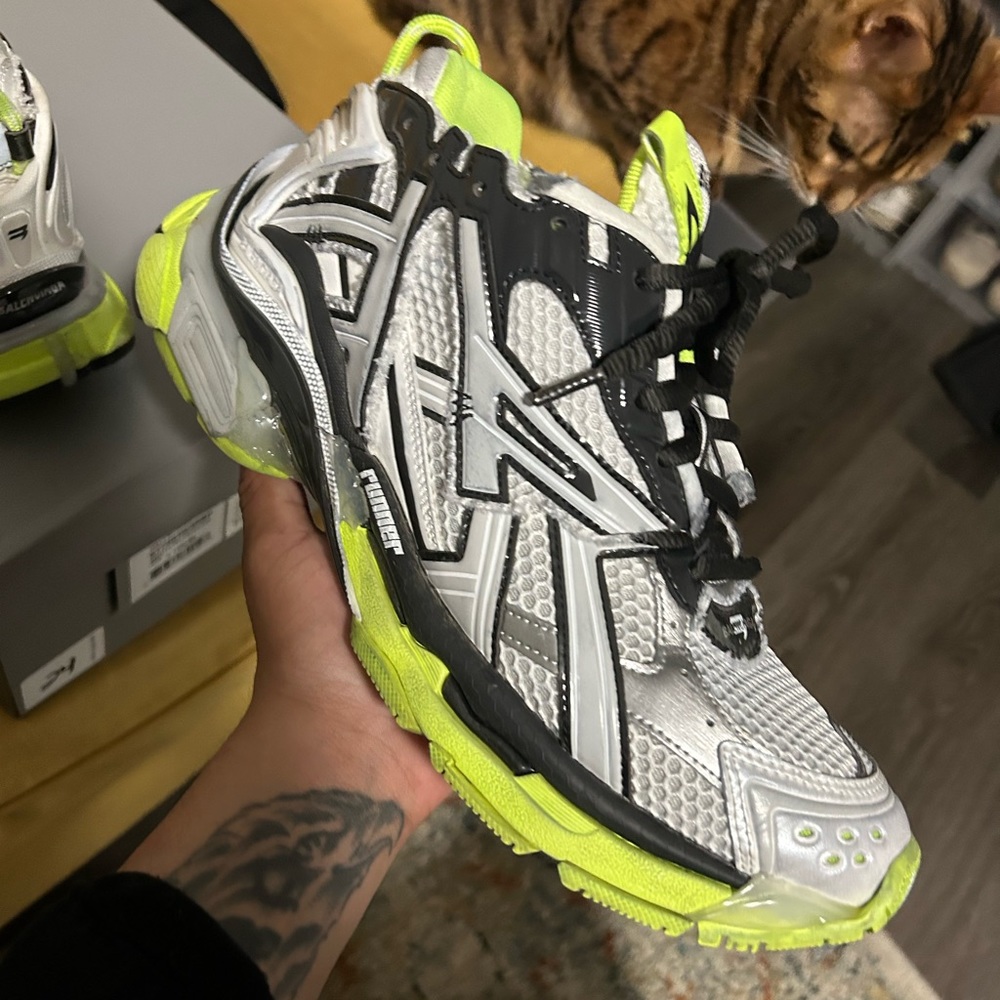 Balenciaga runners size 9 “42”